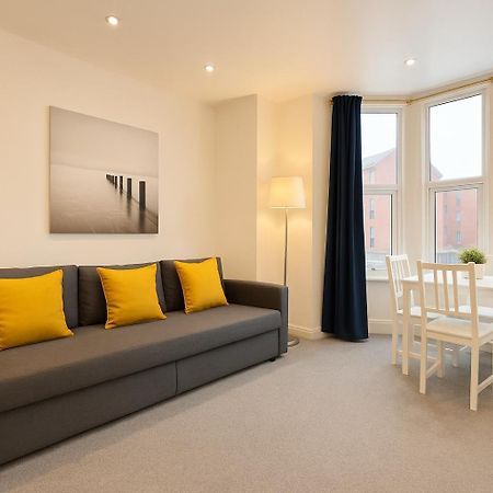 Stylish Modern Apartment For Up To 4 Nr Citycentre Cardiff Exterior photo